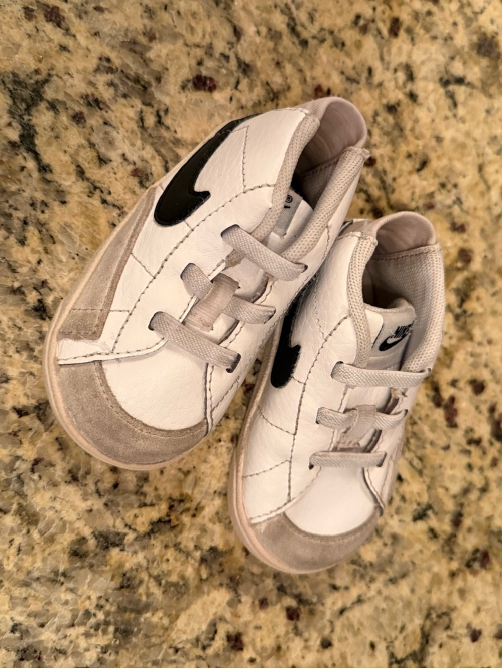 Toddler size 4 Nike court shoe